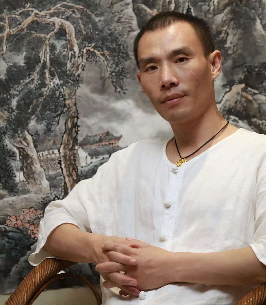 胡达民（国瓷红叶画院研究员）